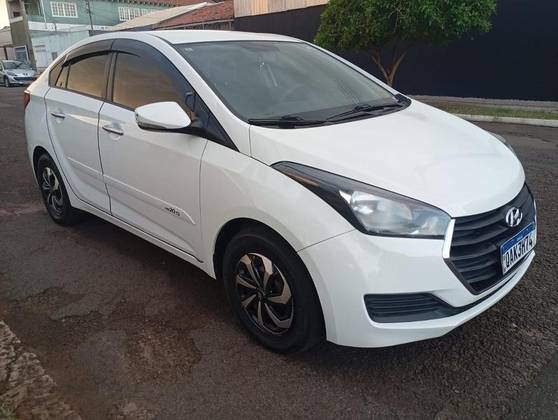 HYUNDAI HB20S 1.6 COMFORT PLUS 16V FLEX 4P AUTOMÁTICO